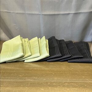 Set of 8 Black and Green Napkins